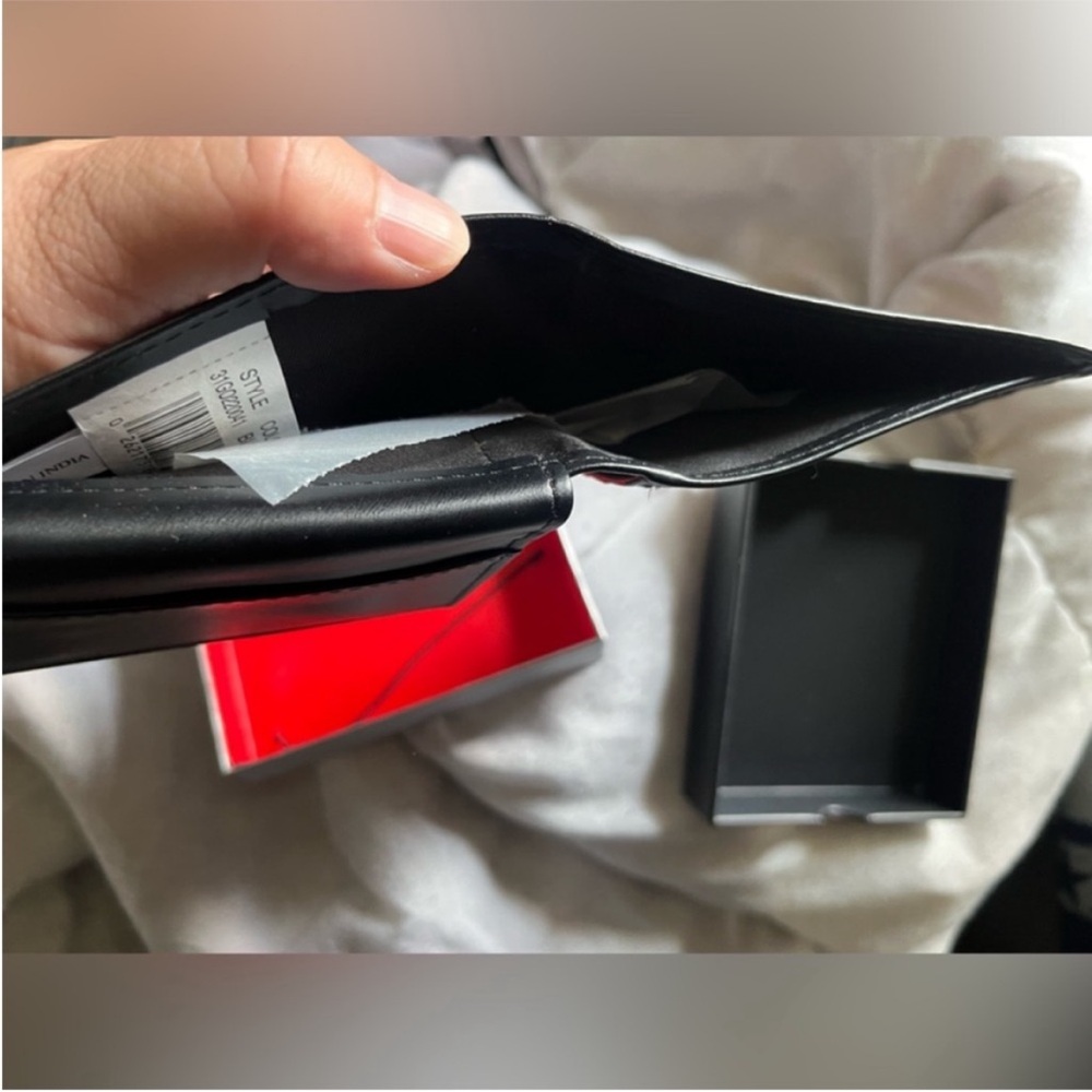 Mens GUESS wallet NEW - Picture 2 of 5